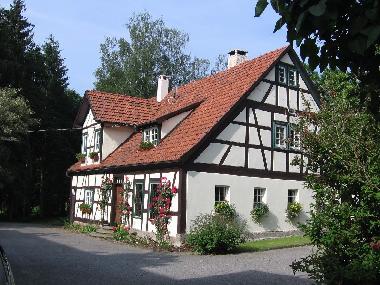 Das Ferienhaus im Sommer.