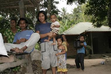 Eine Familie im Dorf