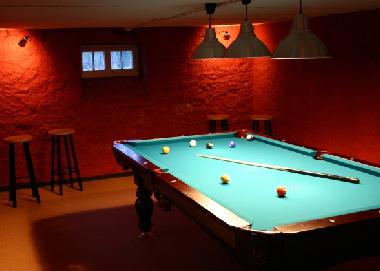 Poolbilliard 8 ft