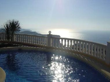 Romantische Morgenstimmung auf der Poolterrasse der Casa Lirios