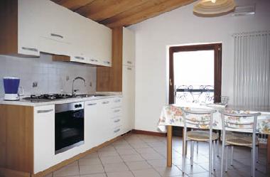 die Kuche der Wohnung N. 3 (am. 2. stock)