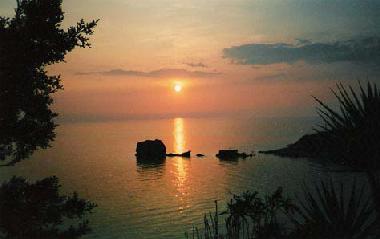 Nea Potidea, Sonnenuntergang am Hafen