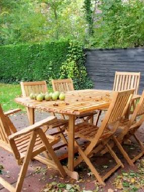 A-Haus www.a-house.nl : der Garten im Herbst mit der gesamten Ernte des Jahres