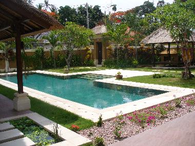 Balcony View - Beach 8 min by feet