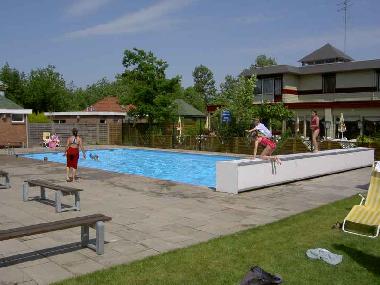 Das Schwimmbad