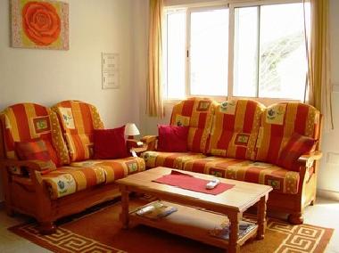 Im EG befindet sich das Wohnzimmer mit Wohn- und Eecke.