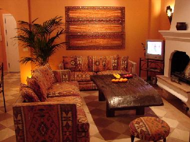 Wohnzimmer bei Nacht