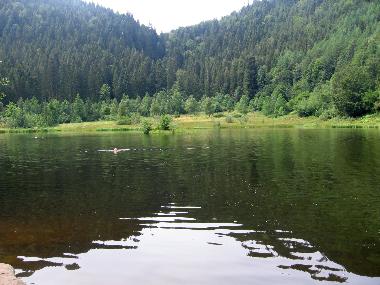 Zahlreiche Seen laden zu romantischen Wanderungen ein