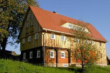 Aussenansicht, freistehendes Haus
