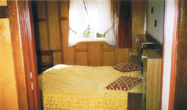 Schlafzimmer mit Doppelbett