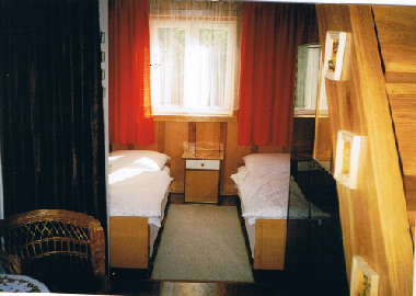Schlafzimmer mit zwei einzel Betten