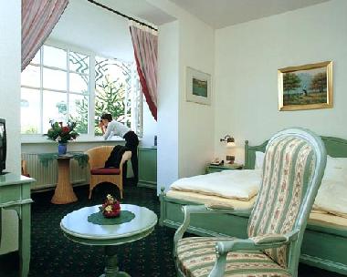 Hotel in Ostseebad Binz (Ostsee-Inseln) oder Ferienwohnung oder Ferienhaus