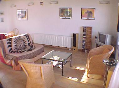 FINCA LA PAZ Wohnzimmer mit Schlafcouch