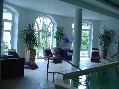 Ruhebereich in der Schwimmhalle