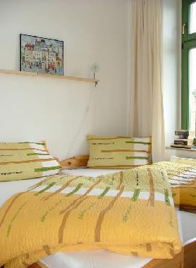 Schlafzimmer - 2 Einzeletten mglich