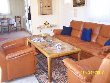 Wohnbereich und Teil Esszimmer