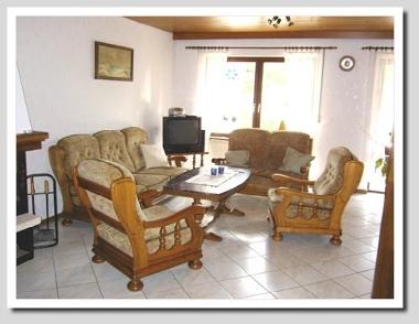 Sitzecke mit Fernseher, SAT, HIFI