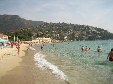 Sandstrand, zu erreichen in 10 Gehminuten
