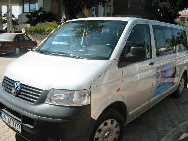 Auf Wunsch Transfere Service von und zum Flughafen