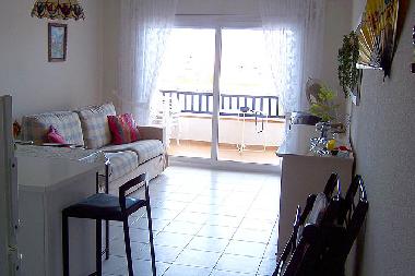 Blick vom Flur in das Appartment - grosse Panoramaschiebetr