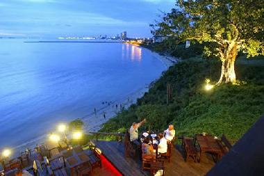 Das Restaurant mit dem fantastischen Meer sieht neben der resort