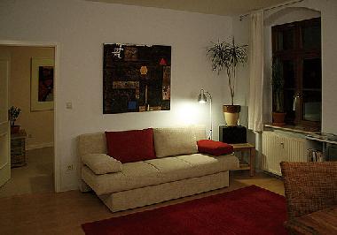 Wohnzimmer mit Zugang zum Schlafzimmer, Bettsofa (1,55 x 2,00)