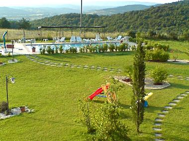 Der weitl�ufige Garten 3000 Qm. ist sehr liebevoll angelegt
