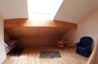 Maisionette mit 1 Bett sowie Schlafcouch und Spielmglichkeit