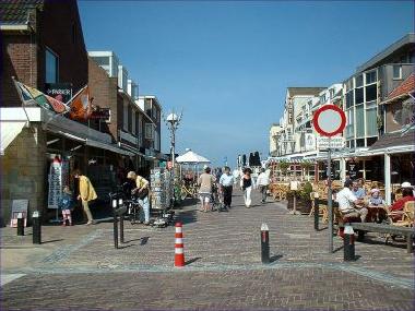 Zentrum / Terrasse im Dorf