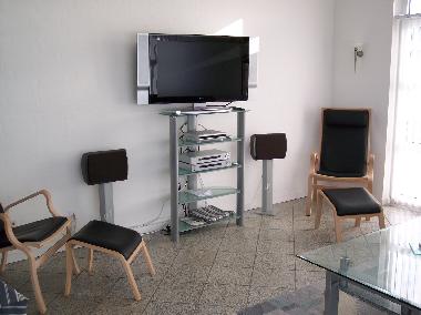 Fernseher und Stereoanlage