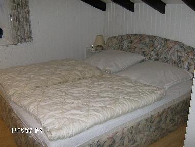 Doppelbett im oberen, gro�en Schlafraum