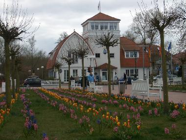 Blick auf das Kurhaus Boltenhagen