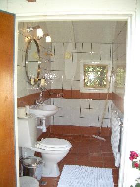 Dusche/WC im eigenes Gartenhaus