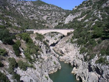 Ausflugsziel in der N�he z.B. die Teufelsbr�cke