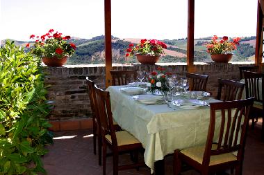 Pension in Ortezzano (AP) (Ascoli Piceno) oder Ferienwohnung oder Ferienhaus