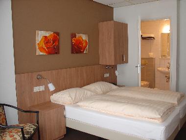 Zimmer mit Dusche/WC. TV, Radio, Safe, gratis Wlan, Föhn