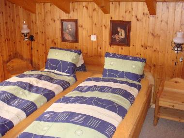 mittleres Schlafzimmer