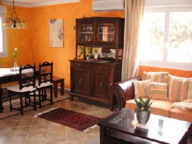 Wundersch�nes, gro�es Wohn-Esszimmer mit offener K�che