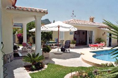 separates Grillhaus am Pool