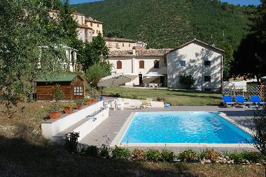 Ferienhaus in Serrapetrona (Macerata) oder Ferienwohnung oder Ferienhaus