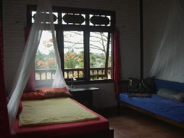 Zimmer im Obergeschoss 2 Betten Balkon