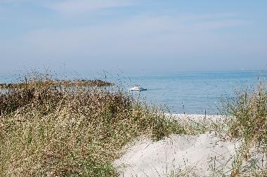 kilometerlanger feiner, weißer Sandstrand