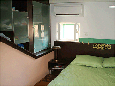 Schlafzimmer mit Doppelbett