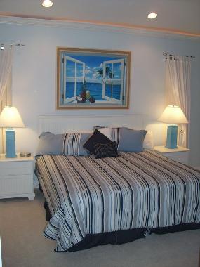 Master suite mit eigenen Bad und begehbarem Schrank