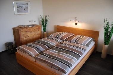 exklusive Einrichtung mit Massivholzmöbeln