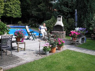 Terrasse Hintengarten mit Kamin