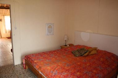 Das Doppelbett im Schlafzi. hat neue Matratzen und antiallergische Betten. 