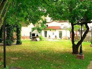 Auf dem gleichen Anwesen befindet sich auch das Ferienhaus - "Kutscherhaus Casa Chabeli"