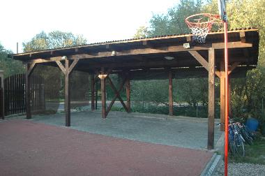 parkplatz für 5 autos,basket,5 fahrrads frei
