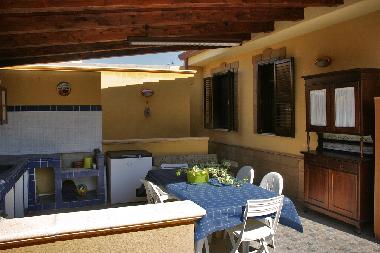 External area Kitchen/Dining area (opposite view)